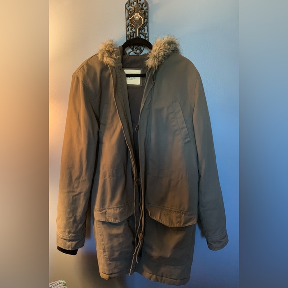 Old Navy Men’s Winter Jacket - Medium Tall Size - Picture 2 of 9